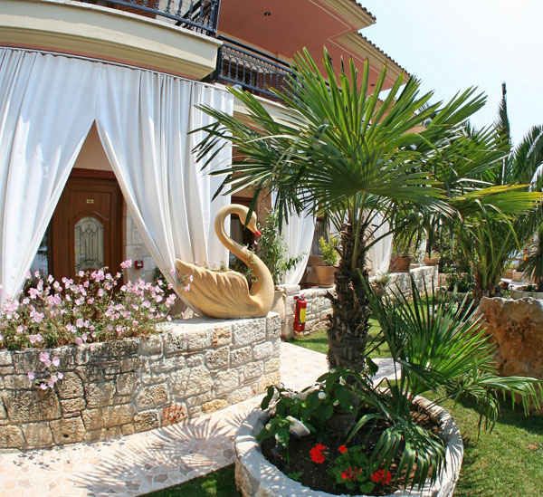 gf-hotel-fish 024-crop-epex